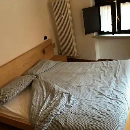 Accogliente Sistemazione In Centro A アパート ウーディネ
